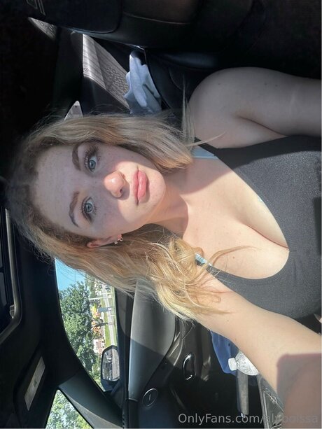 Alybolssa ポルノモデル 写真