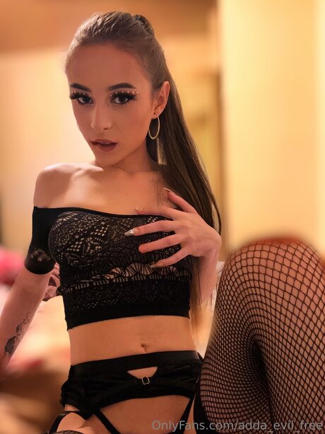 Adda Evil Free セックスモデル 写真