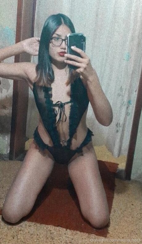 黒猫のOnlyFans セクシーヌード 写真