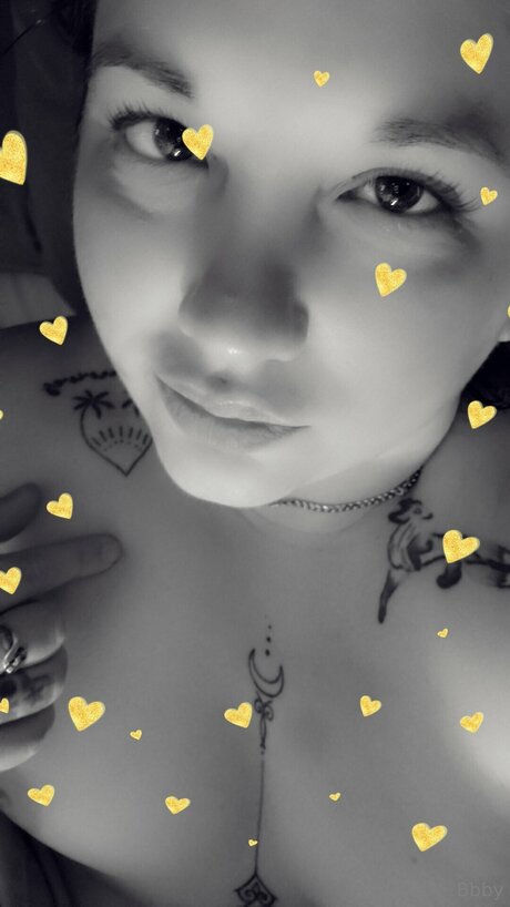 マイクロTバックOnlyFans アート裸 画像