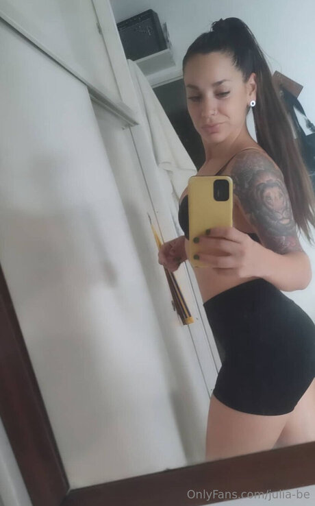 Julia Be ポルノスター 美しい 写真