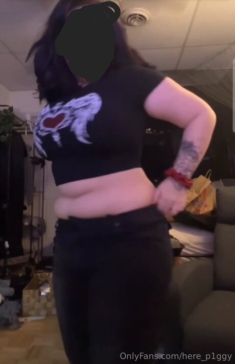 Here P1ggy 裸のスター ギャラリー