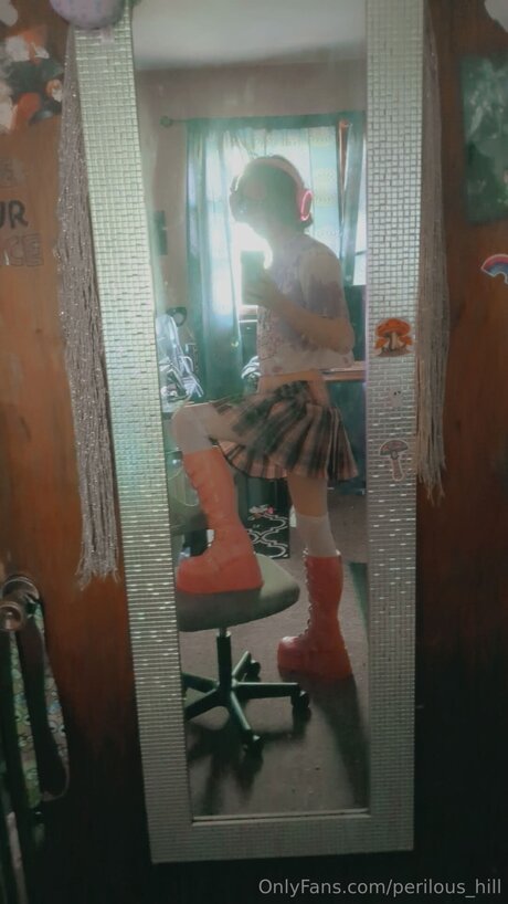 Perilous Hill 可愛い女優 画像