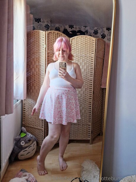 Charlottebunnybun かわいいスター ギャラリー