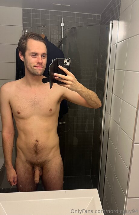 Nordicguy94 ポルノスター セックス 画像
