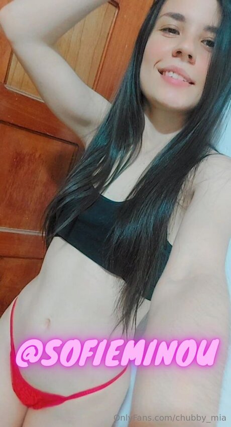 Chubby Mia 可愛いモデル 写真