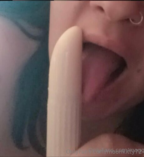 巨大な天然おっぱいオンリーファンズ セックス 写真