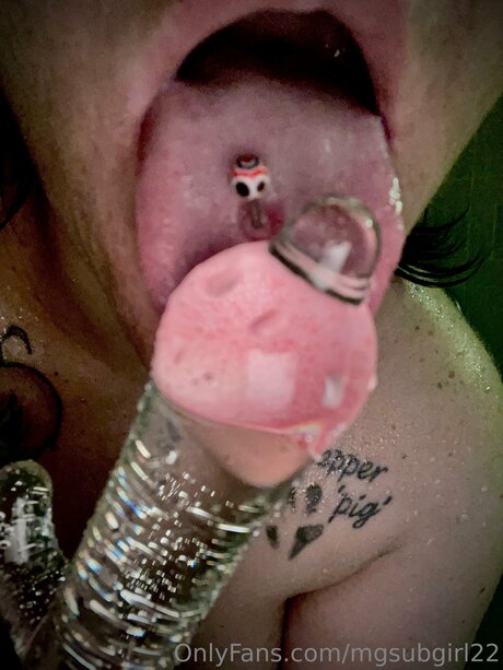 Mgsubgirl22 ポルノスター HD 画像