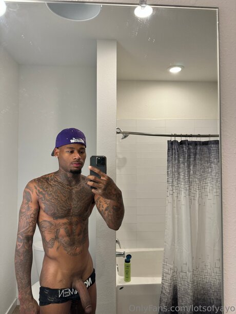 ポニーテールオンリーファンズ セクシーヌード 写真