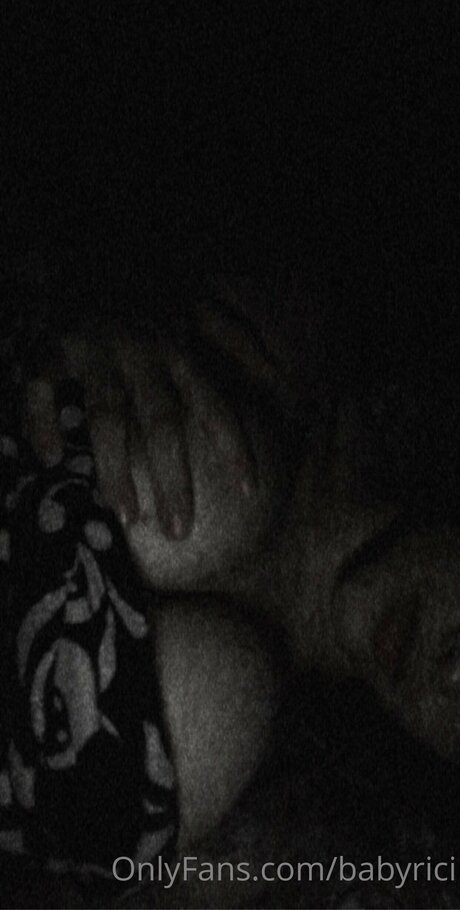 Babyrici ポルノスター ギャラリー