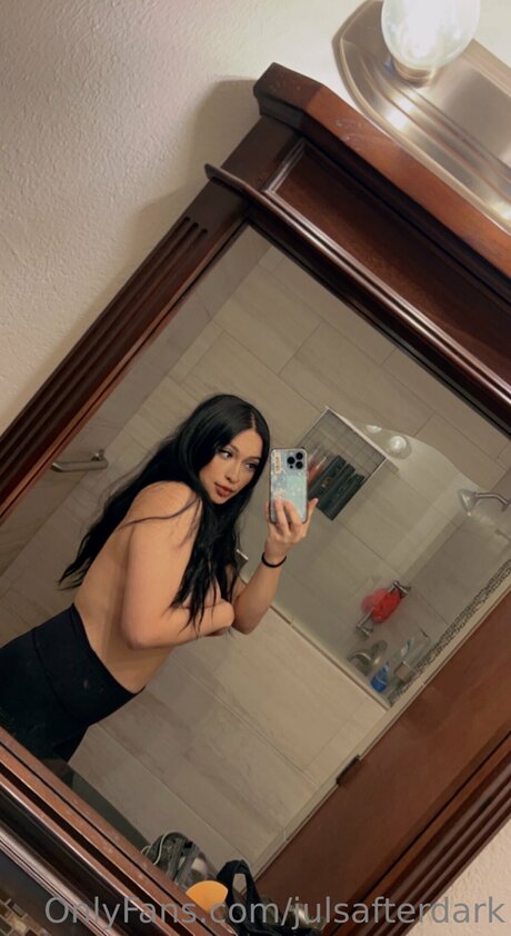 Julsafterdark エロティックなスター 画像