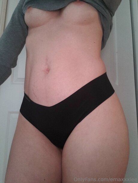 Emaxxxlee エロティックなスター 写真