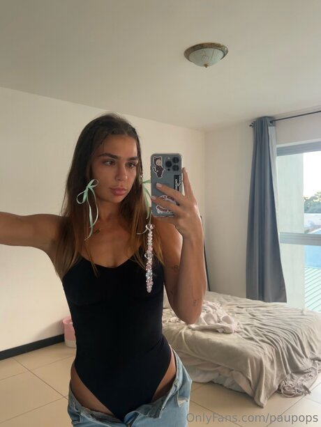 大きな黒い猫OnlyFans 無料裸 写真