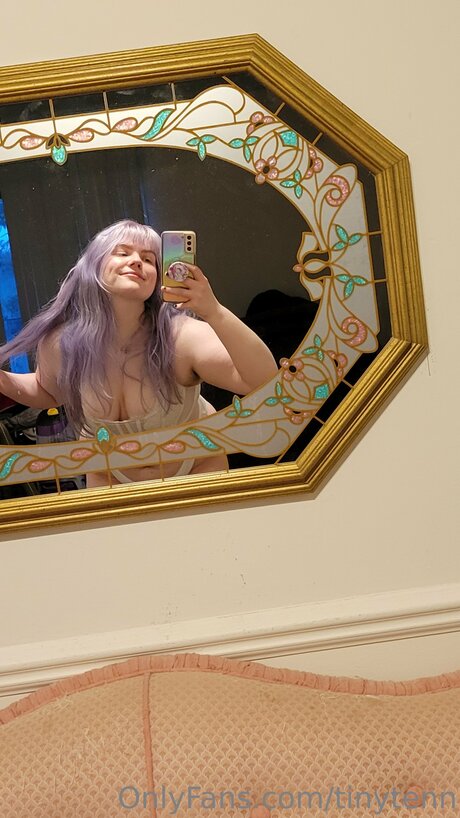 Tinytenn ポルノ女優 写真