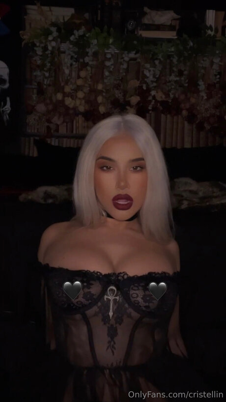 毛深いラテン系オンリーファンズ エロ 写真