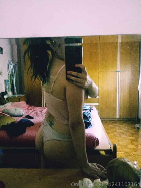 巨大なペニスオンリーファンズ 無料エロ 画像