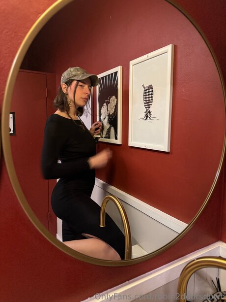 Robin2doorsdown ポルノスター 裸 画像