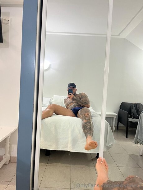 Xewyhdezz ヌードのポルノスター 写真