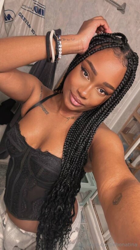 セクシーなドレスOnlyFans アダルト 画像