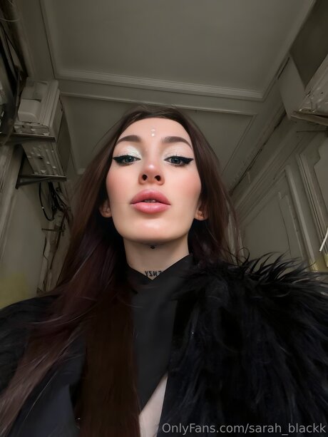 Sarah Blackk 独占スター 写真