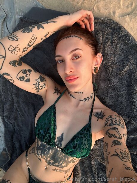 Sarah Blackk HDモデル 写真