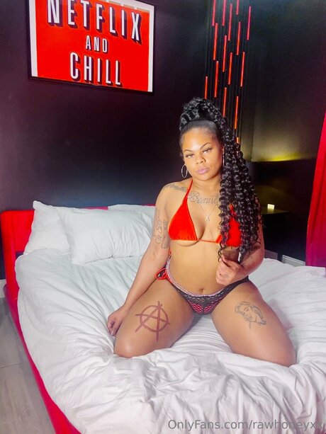 Rawhoneyxx セクシー女優 写真