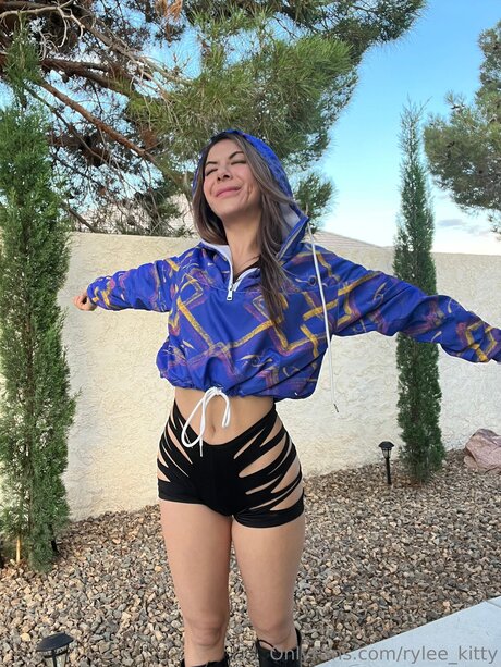 Rylee Kitty アダルト女優 写真