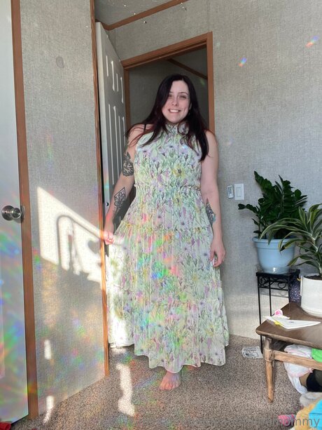 曲線美の女の子オンリーファンズ 素敵 画像