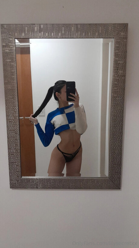 赤毛の熟女オンリーファンズ アート裸 写真