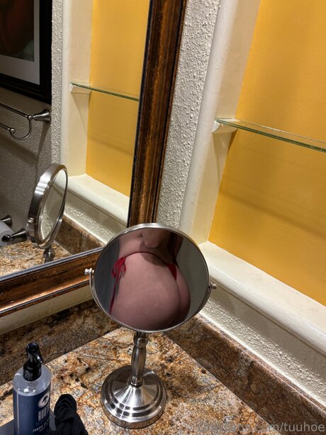 Tuuhoe 裸モデル 画像