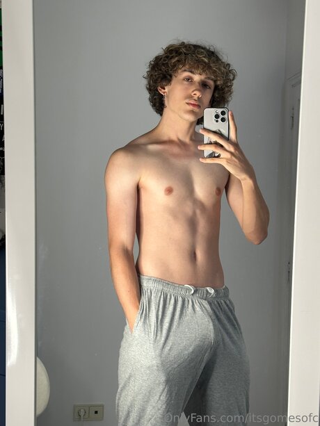 パウグプリンセスOnlyFans エロチック 写真