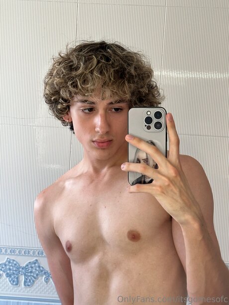 巨乳の赤毛オンリーファンズ えろた 画像