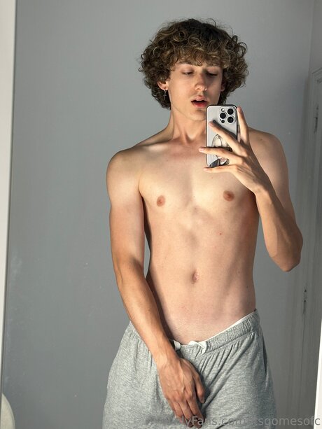 スマイルオンリーファンズ ヌード ギャラリー