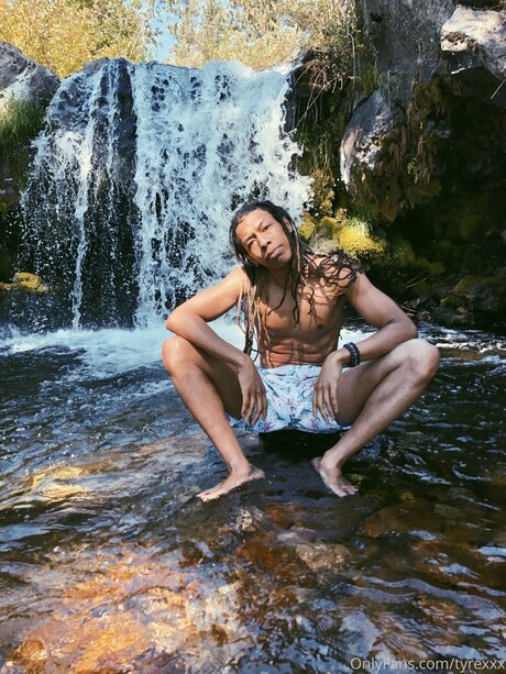 Tyrexxx 可愛い女優 ギャラリー