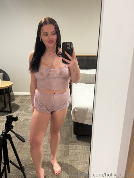 Holly X Star アートモデル 写真