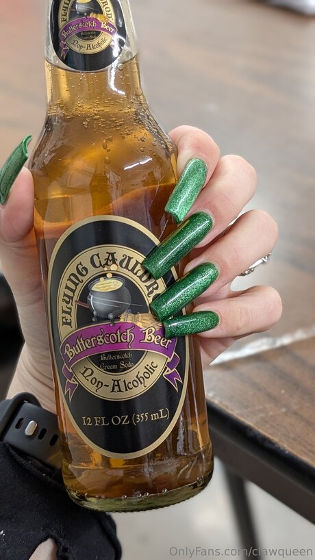 OnlyFansの普及 アート裸 写真