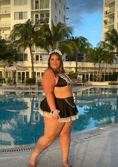 Thebigbootybarbie HDポルノスター 画像