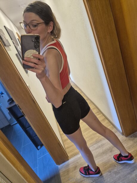 巨大なペニスオンリーファンズ ポルノ ギャラリー