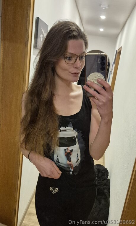 BBW パウグ オンリーファンズ アートヌード 写真