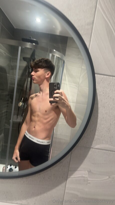 Lewisboothyvip ヌードスター 写真