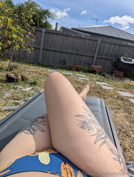 お金 オンリーファンズ セクシー裸 写真