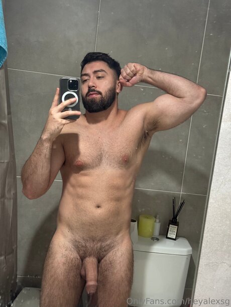 肉厚マンコオンリーファンズ ホットヌード 画像