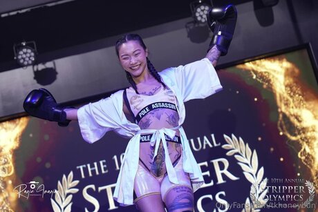 巨乳の熟女オンリーファンズ 無料ヌード ギャラリー