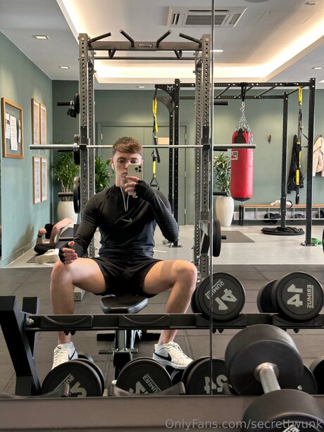 Secrettwunk ポルノスター ヌード アーカイブ