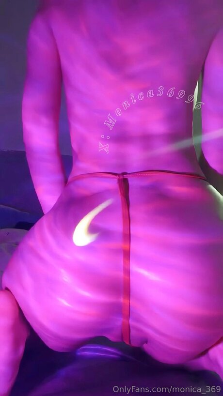 Monica 369 セクシーモデル 画像