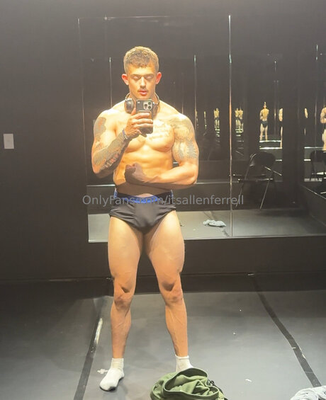 Itsallenferrell ホットなスター 画像