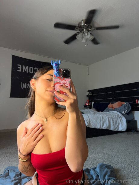 Sophieamirixx エロティックなポルノスター 画像