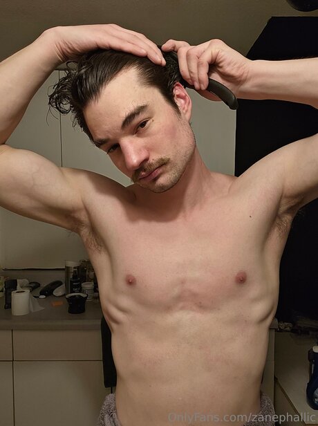 ハンズオンリーファン 無料裸 写真