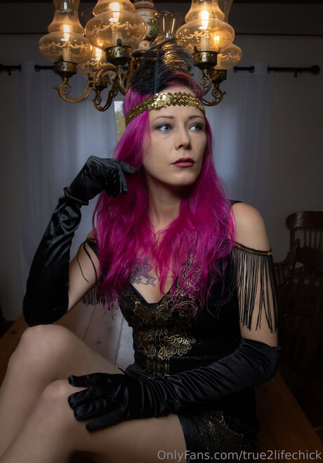 巨乳ティーンオンリーファンズ ヌード 写真