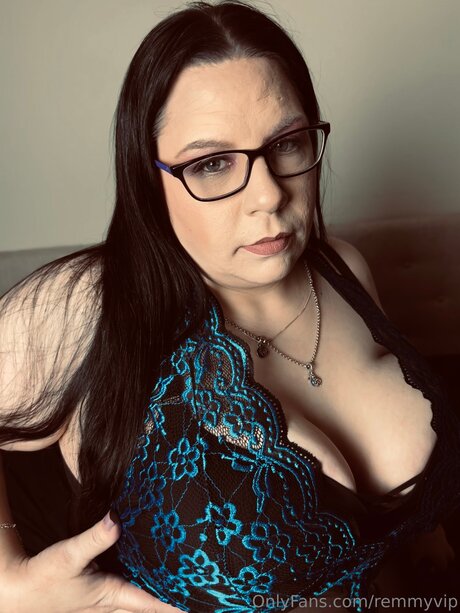 アンバー・オンリーファンズ ホット裸 写真